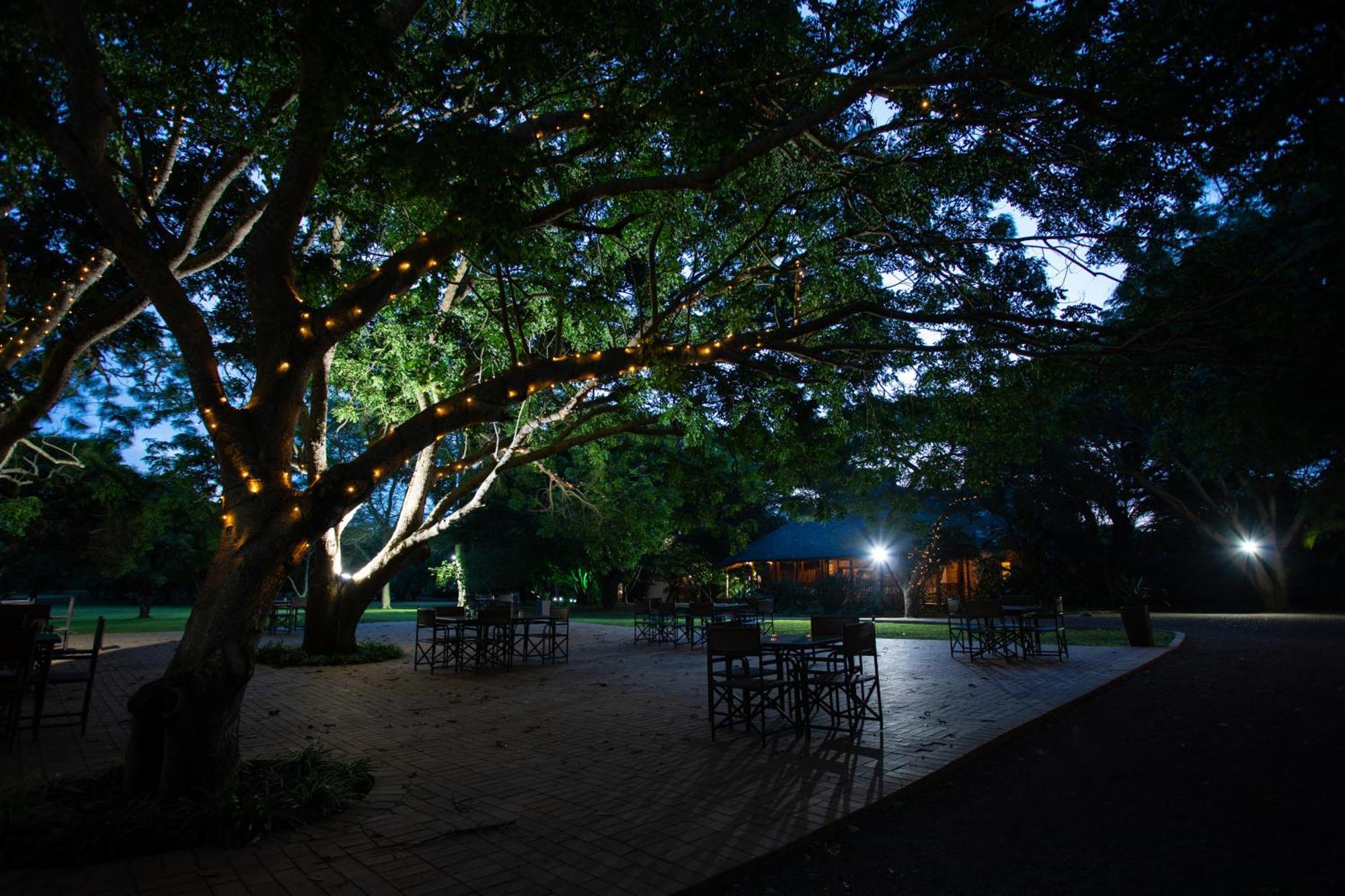 Falaza Game Park And Spa ฮลูฮลูเว ภายนอก รูปภาพ